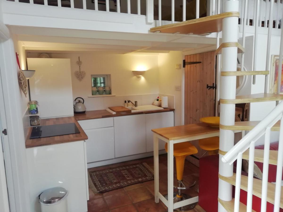 Unique Cottage Retreat Hove Esterno foto